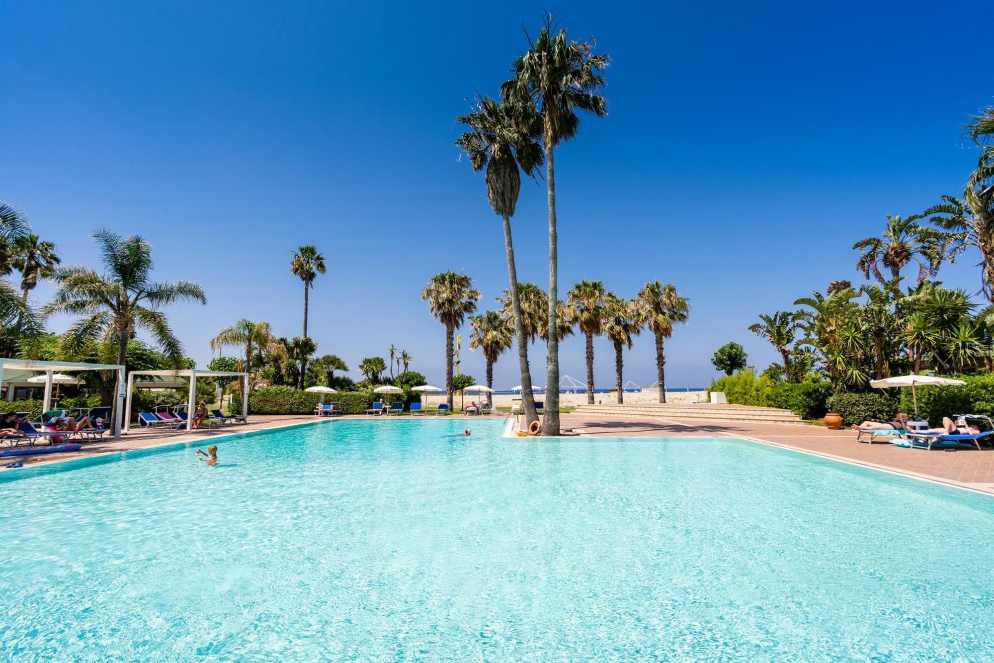 Le Dune Beach Club Messina Exteriör bild