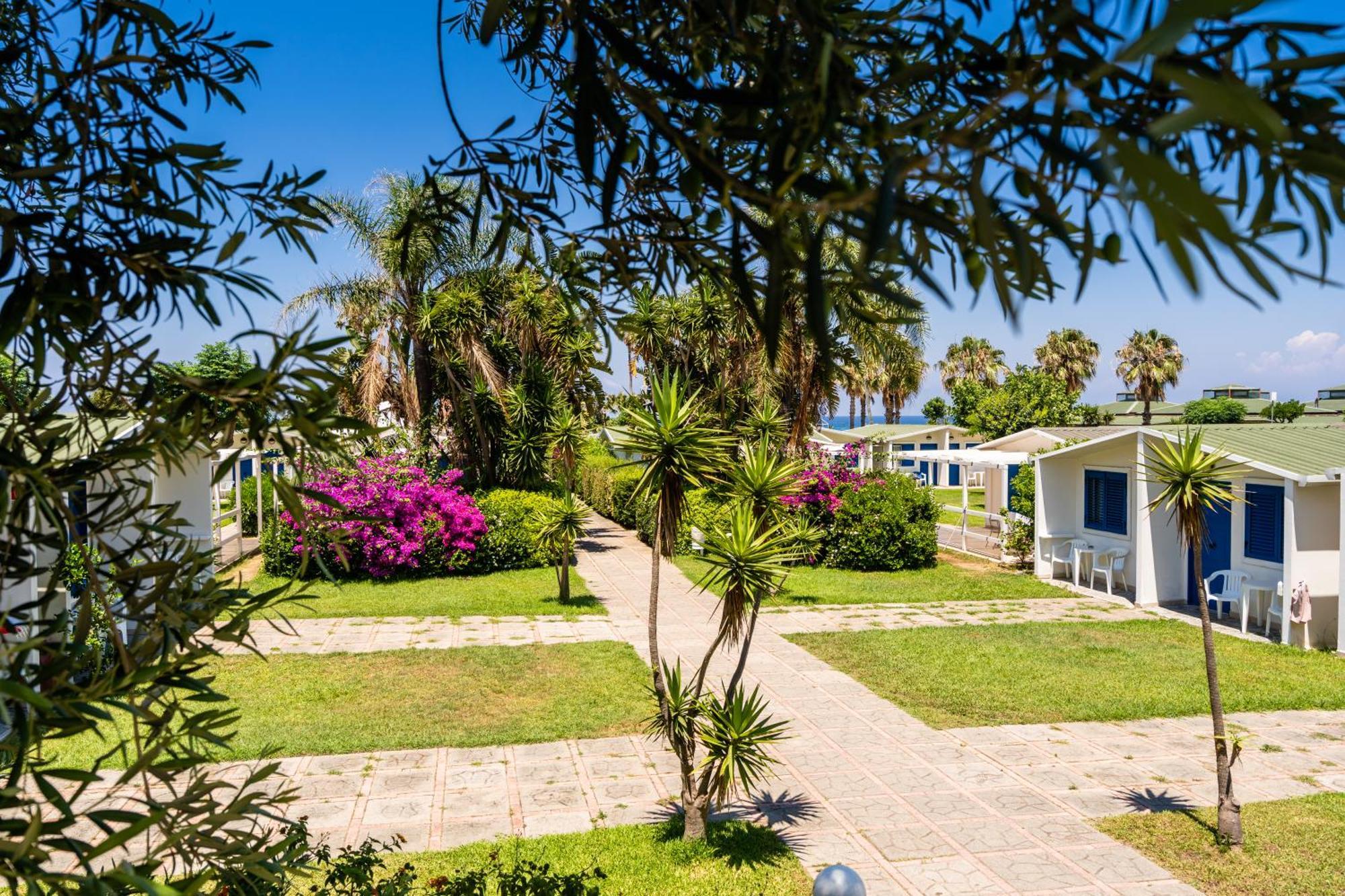 Le Dune Beach Club Messina Exteriör bild